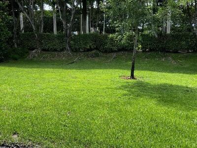 9555 Phipps Lane, Wellington, FL 33414