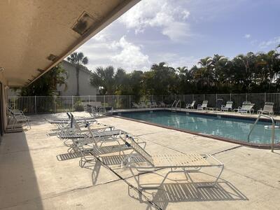 700 Nottingham Circle, Greenacres, FL 33463