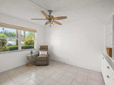 3871 Via Poinciana, Lake Worth, FL 33467