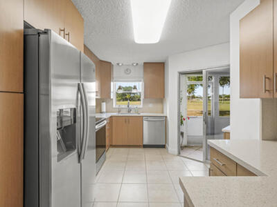 3871 Via Poinciana, Lake Worth, FL 33467