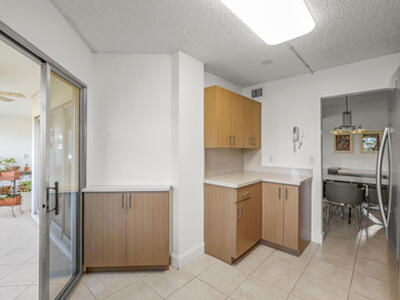 3871 Via Poinciana, Lake Worth, FL 33467