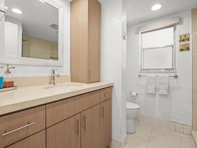 3871 Via Poinciana, Lake Worth, FL 33467