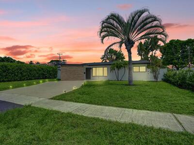 1001 SE 13th Court, Deerfield Beach, FL 33441