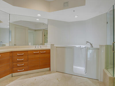 3630 Gardens 901c Parkway, Palm Beach Gardens, FL 33410