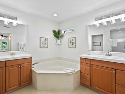 104 Old Jupiter Beach Road, Jupiter, FL 33477