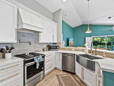 104 Old Jupiter Beach Road, Jupiter, FL 33477