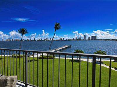 3040 Lake Shore Drive