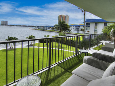 3040 Lake Shore Drive, Riviera Beach, FL 33404