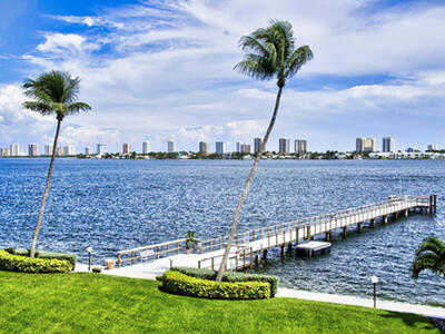 3040 Lake Shore Drive, Riviera Beach, FL 33404