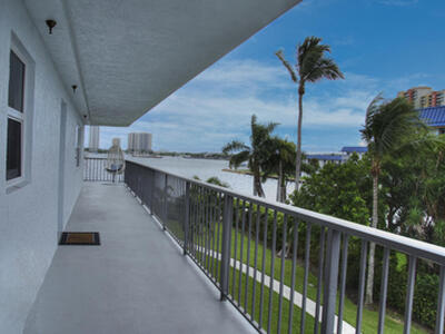 3040 Lake Shore Drive, Riviera Beach, FL 33404