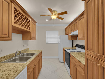 2340 SW 22nd Avenue, Delray Beach, FL 33445