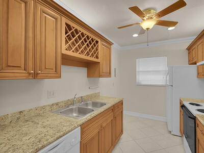 2340 SW 22nd Avenue, Delray Beach, FL 33445