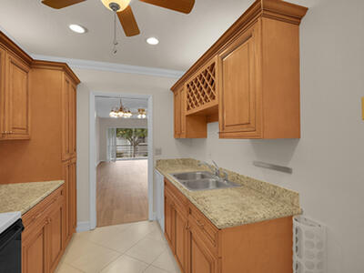 2340 SW 22nd Avenue, Delray Beach, FL 33445