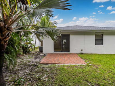 631 Bailey Street, Boca Raton, FL 33487