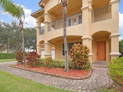 748 Cresta Circle, West Palm Beach, FL 33413