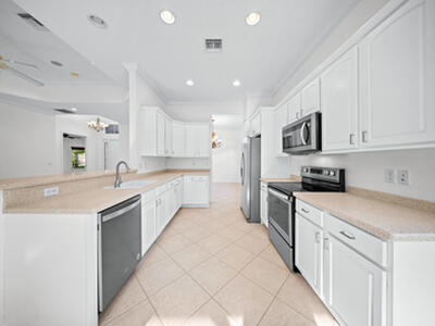 7668 Greenbrier Circle, Port Saint Lucie, FL 34986