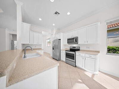 7668 Greenbrier Circle, Port Saint Lucie, FL 34986