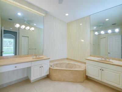 2394 Kemps Bay, West Palm Beach, FL 33411