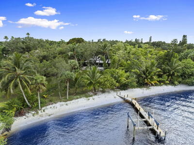 659 SE Saint Lucie Boulevard