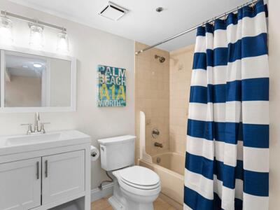 700 Uno Lago Drive, Juno Beach, FL 33408