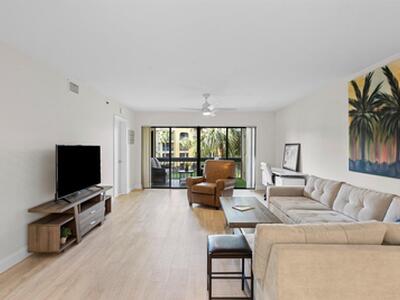 700 Uno Lago Drive, Juno Beach, FL 33408