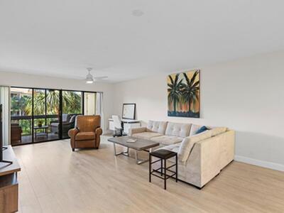 700 Uno Lago Drive, Juno Beach, FL 33408