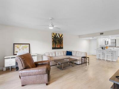 700 Uno Lago Drive, Juno Beach, FL 33408