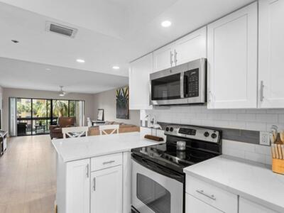 700 Uno Lago Drive, Juno Beach, FL 33408