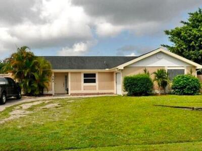 383 SW Tulip Boulevard