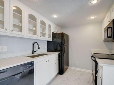 612 Executive Center Drive