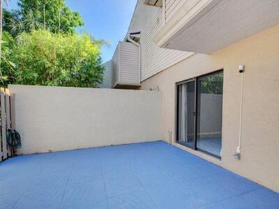 612 Executive Center Drive, West Palm Beach, FL 33401