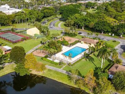 5273 Tennis Lane, Delray Beach, FL 33484