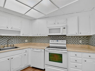 1000 Lowry Street, Delray Beach, FL 33483