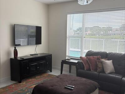 927 Augusta Pointe Drive, Palm Beach Gardens, FL 33418