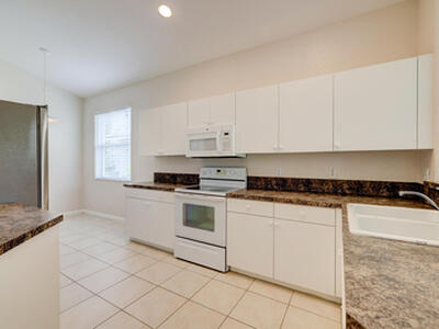 688 NW Stanford Lane, Port Saint Lucie, FL 34986