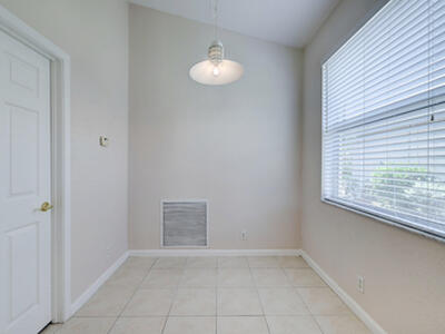 688 NW Stanford Lane, Port Saint Lucie, FL 34986