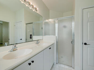 688 NW Stanford Lane, Port Saint Lucie, FL 34986