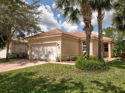 688 NW Stanford Lane, Port Saint Lucie, FL 34986