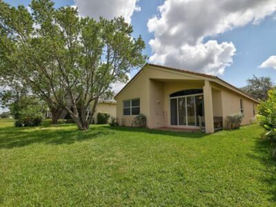 688 NW Stanford Lane, Port Saint Lucie, FL 34986