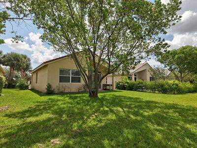 688 NW Stanford Lane, Port Saint Lucie, FL 34986