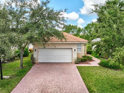 688 NW Stanford Lane, Port Saint Lucie, FL 34986