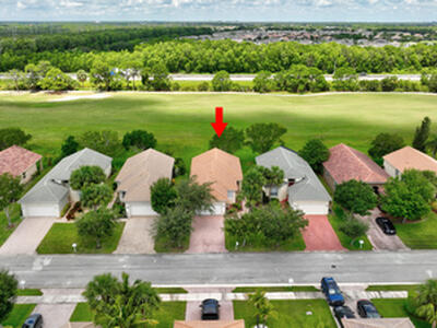 688 NW Stanford Lane, Port Saint Lucie, FL 34986