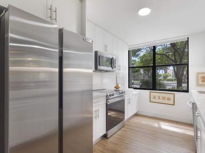 955 Egret Circle, Delray Beach, FL 33444