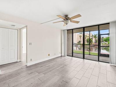 17 Royal Palm Way, Boca Raton, FL 33432