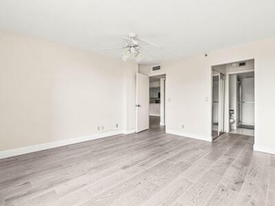 17 Royal Palm Way, Boca Raton, FL 33432