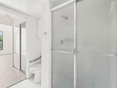 17 Royal Palm Way, Boca Raton, FL 33432