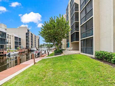 17 Royal Palm Way, Boca Raton, FL 33432