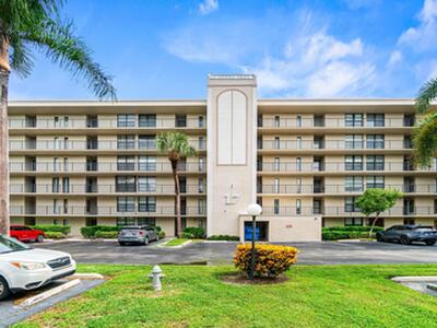 17 Royal Palm Way, Boca Raton, FL 33432