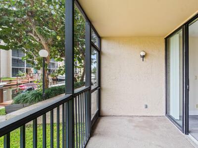 17 Royal Palm Way, Boca Raton, FL 33432