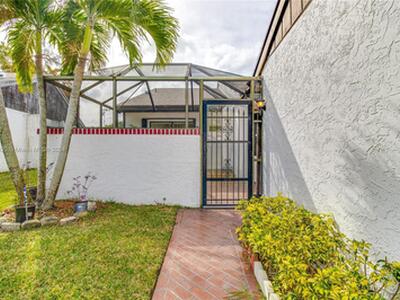 6343 W Pinehurst Circle W, Tamarac, FL 33321